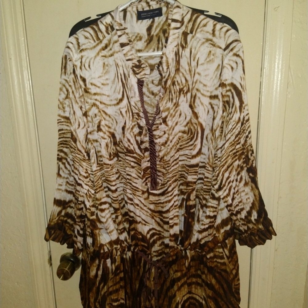 Women tan and brown long sleeve blouse